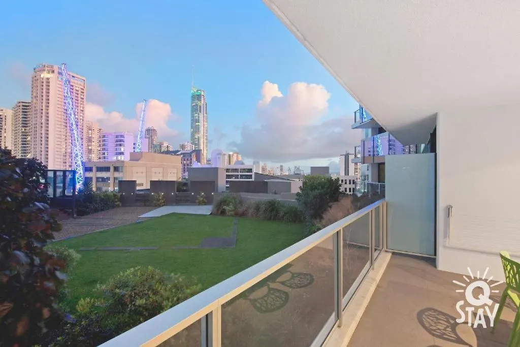 Circle On Cavil Holidays Gold Coast Daire
