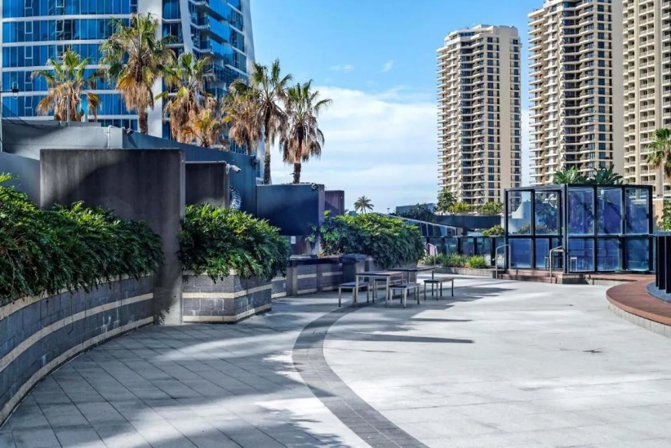 Circle On Cavil Holidays Gold Coast Daire