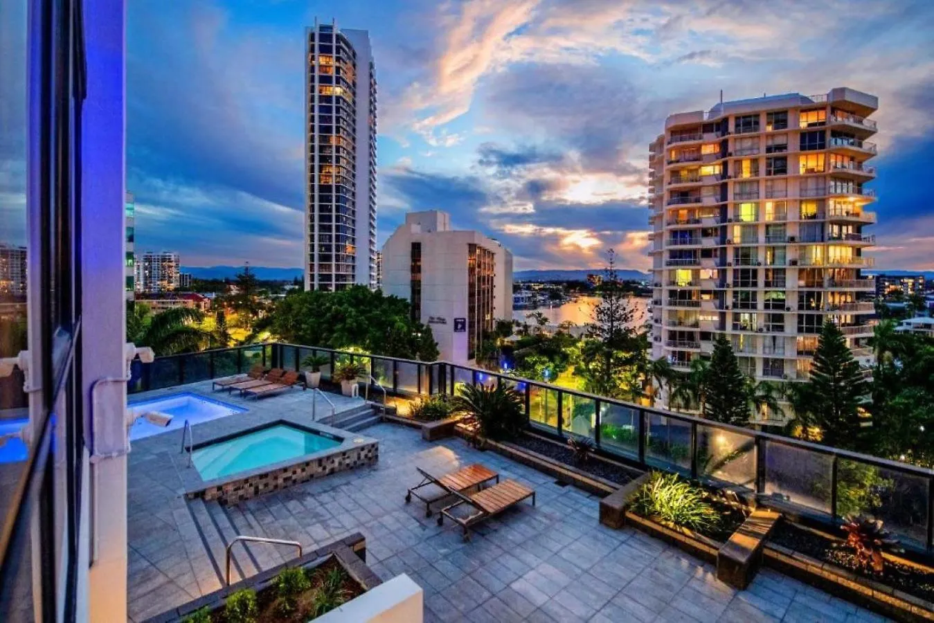 Circle On Cavil Holidays Gold Coast