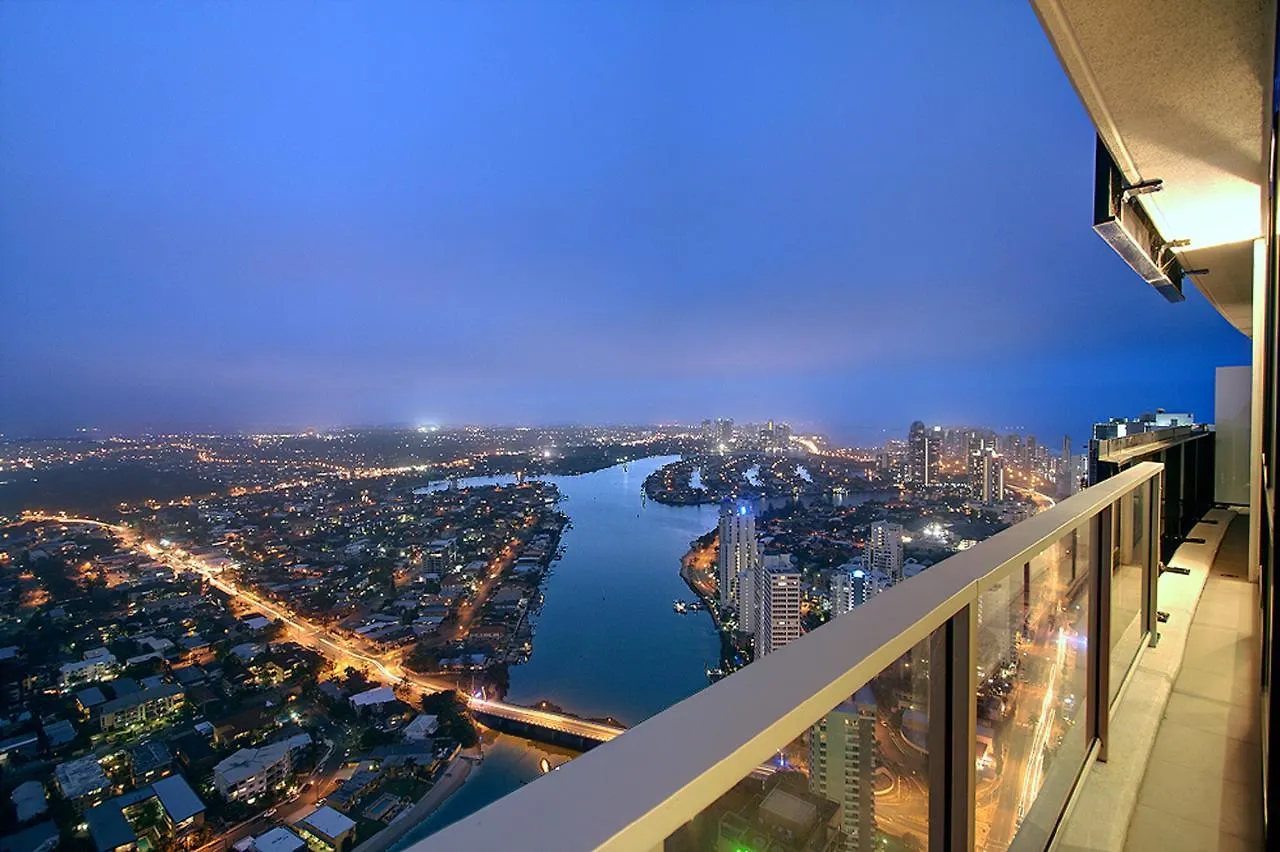 Circle On Cavil Holidays Gold Coast Daire