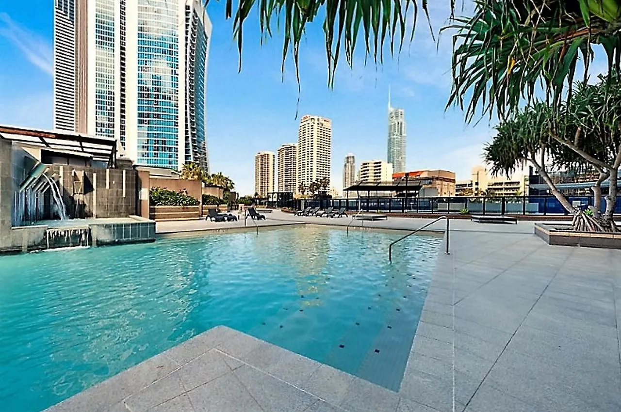 Circle On Cavil Holidays Gold Coast Daire