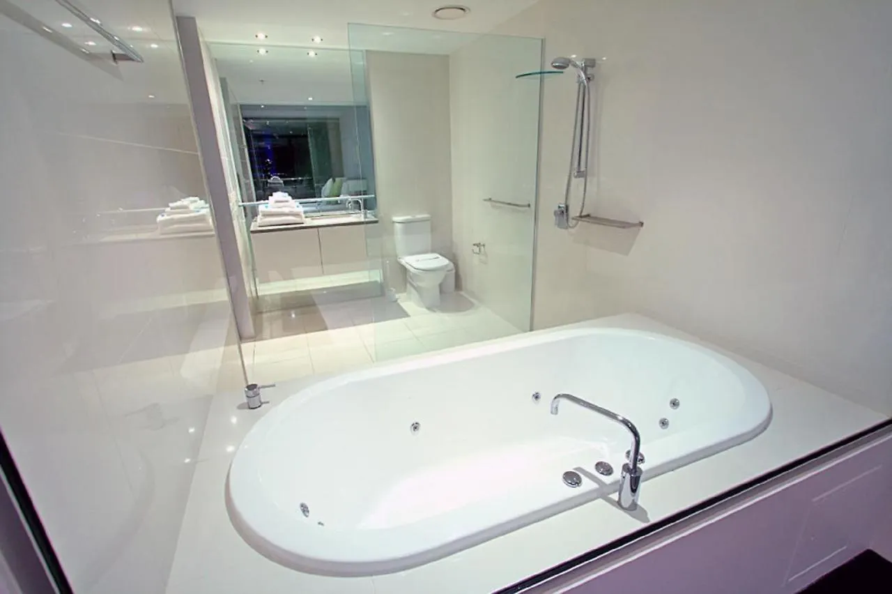 Circle On Cavil Holidays Gold Coast Daire