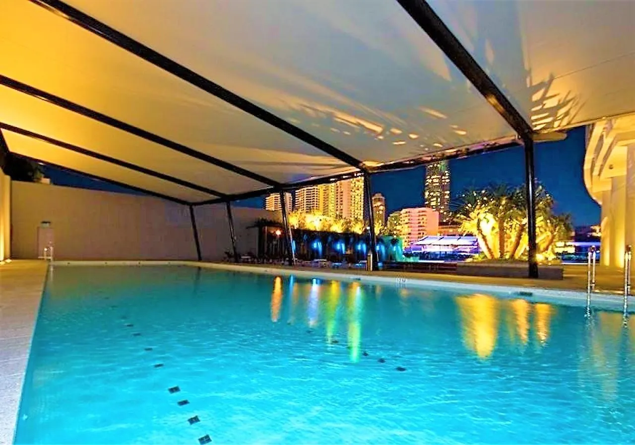 Circle On Cavil Holidays Gold Coast Austrálie
